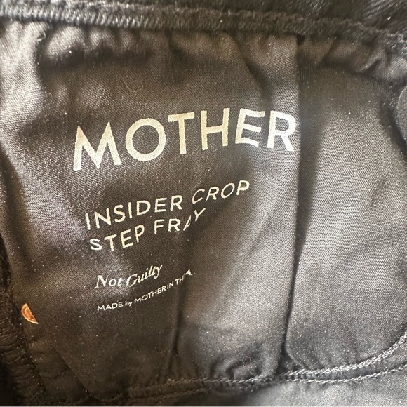 MOTHER “The Insider Crop Step Fray” Jeans In Not Guilty Wash Size 30 Like New! - Picture 10 of 13
